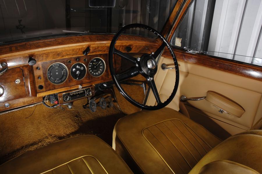  Bentley Mark VI Saloon 1948 года  (фото 3 из 5)